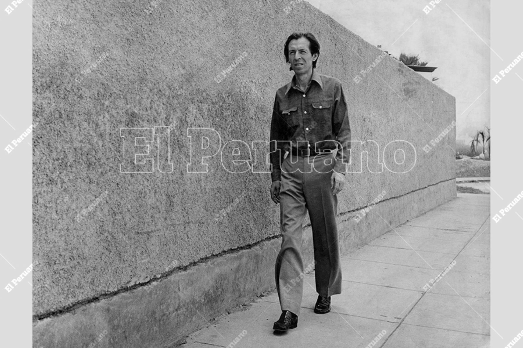 Lima - 1 marzo 1975 / Julio Ramón Ribeyro, autor de La palabra del mudo. 
Foto: Archivo Histórico de El Peruano / Norman Córdova