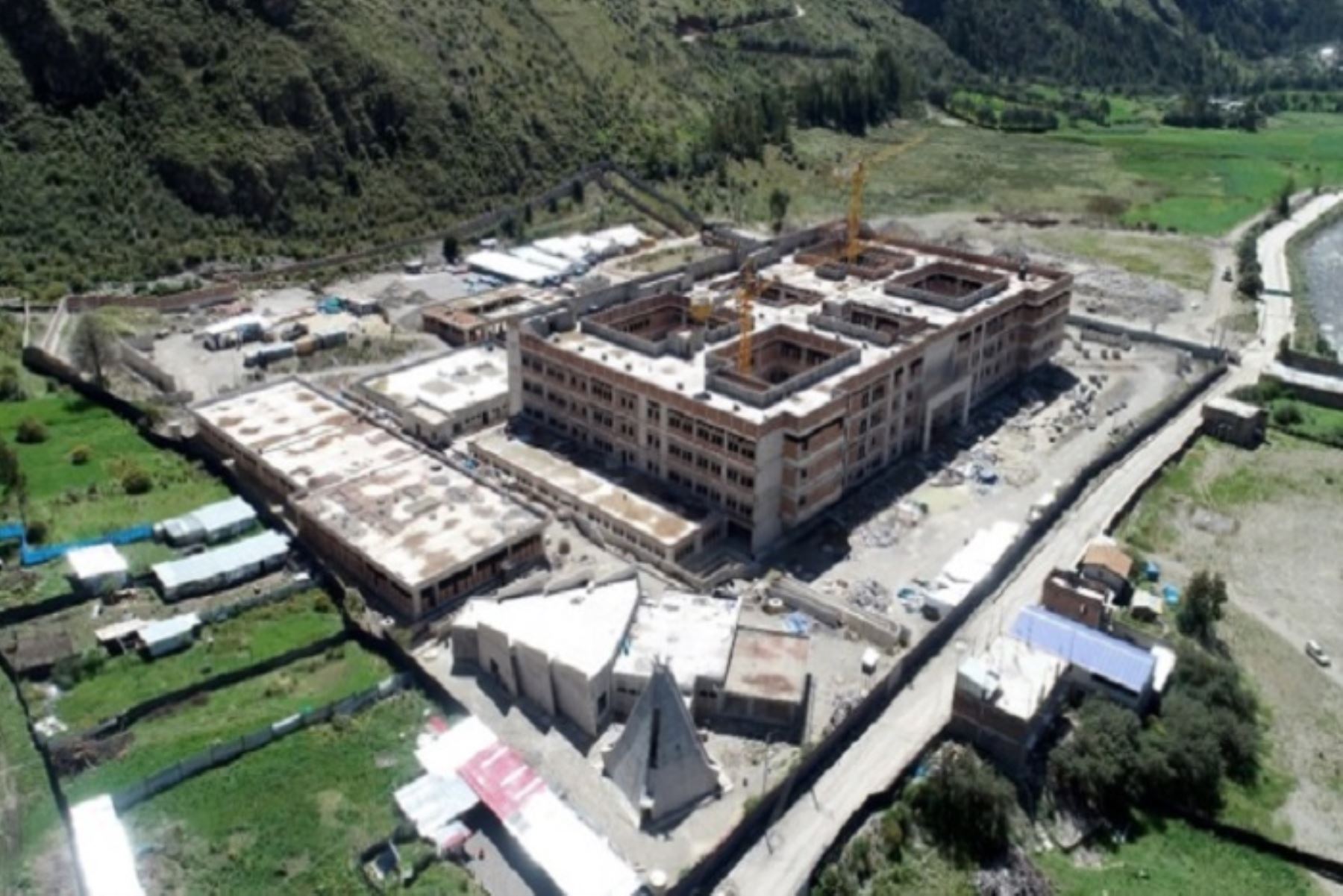 El Hospital Regional Zacarías Correa Valdivia de Huancavelica tiene un monto de ejecución de 239 millones 346,060.64 soles.