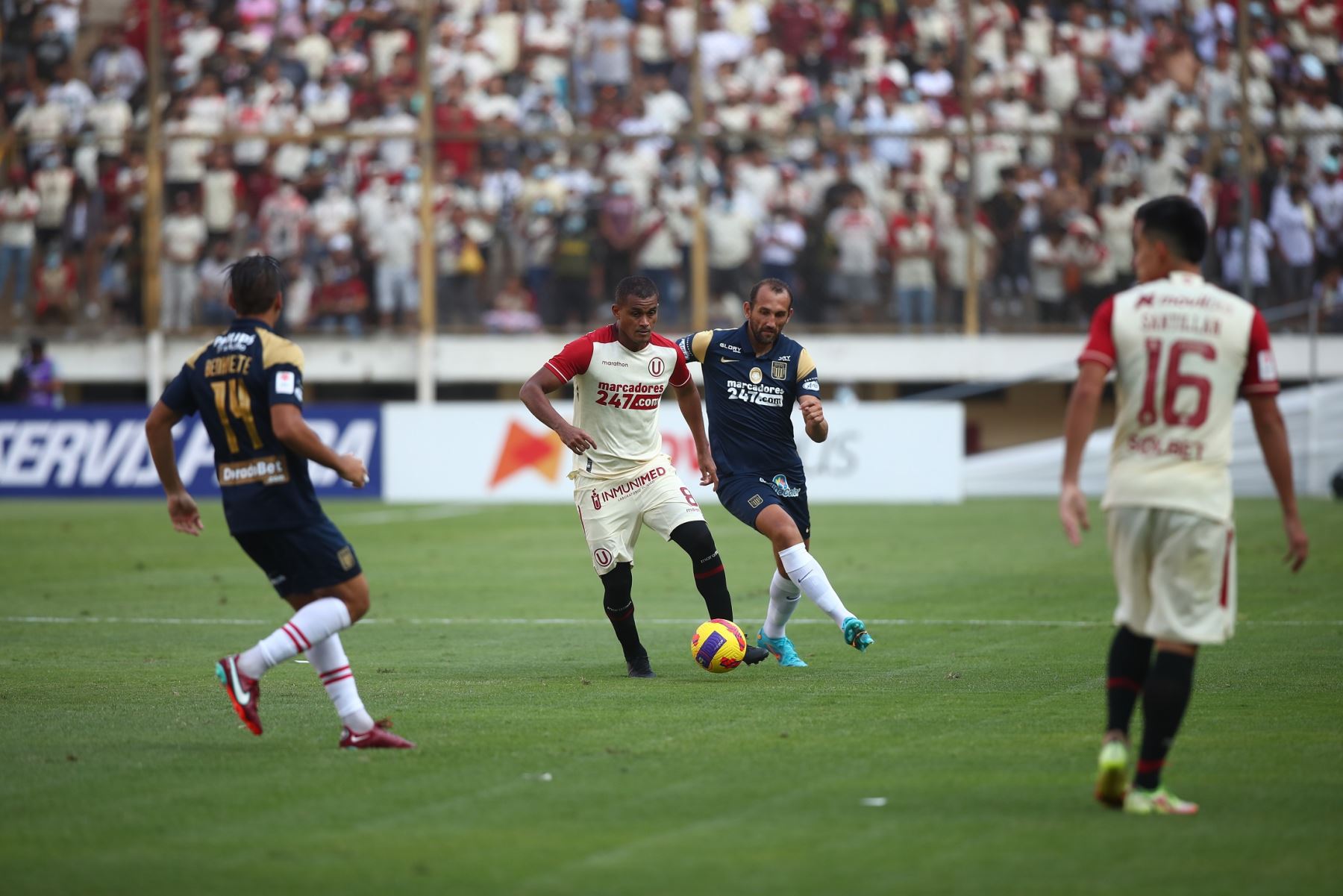 El partido entre Alianza Lima y Universitario genera mucha expectativa entre la afición peruana