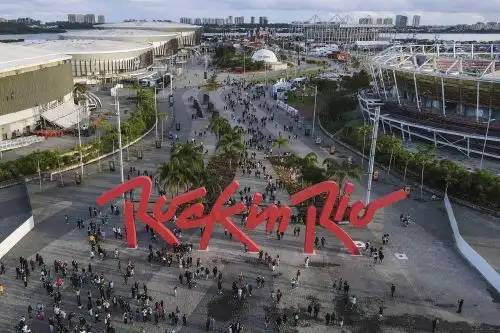 Este musical del nivel de Brodway tendrá en su palco una cascada artificial de 40 metros de extensión en la que caerán 200.000 litros de agua por hora. Foto: EFE