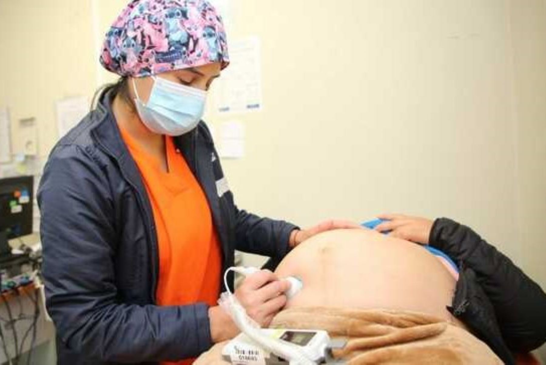 Hospital de Emergencias Villa El Salvador y Maternidad de Lima firman convenio para disminuir mortalidad materna neonatal en Lima sur.