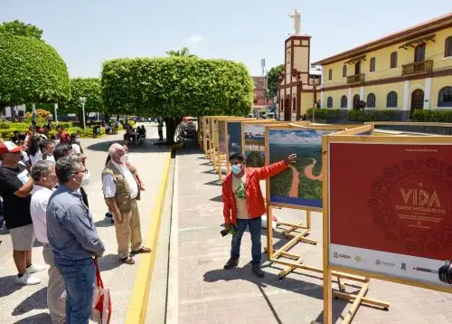 Proyecto Bicentenario inaugura en Moyobamba, región San Martín, la exposición sobre el impacto de la minería ilegal en Madre de Dios. ANDINA/Difusión