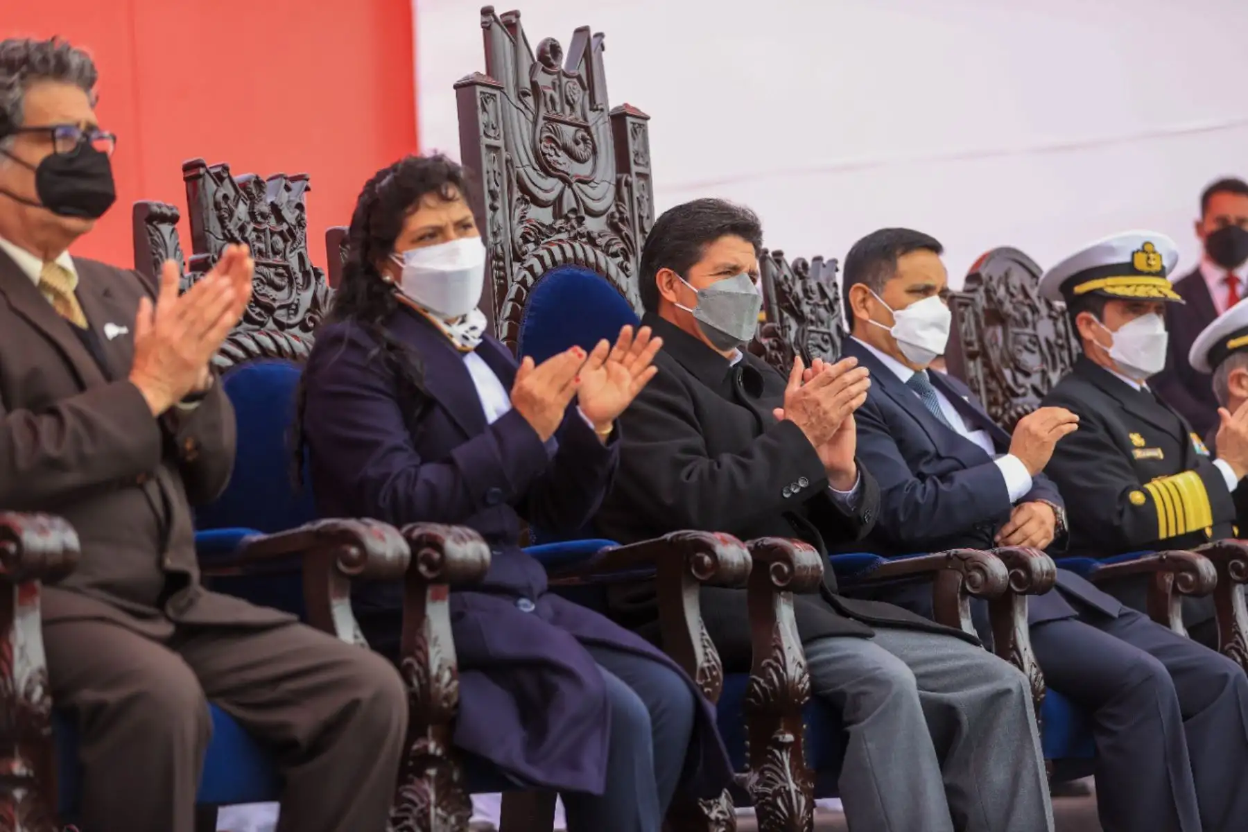 El presidente Pedro Castillo participa en la ceremonia de puesta a flote de la nueva embarcación “Pelícano” que permitirá el transporte y apoyo logístico para la distribución del guano de las islas. Foto: ANDINA/ Prensa Presidencia