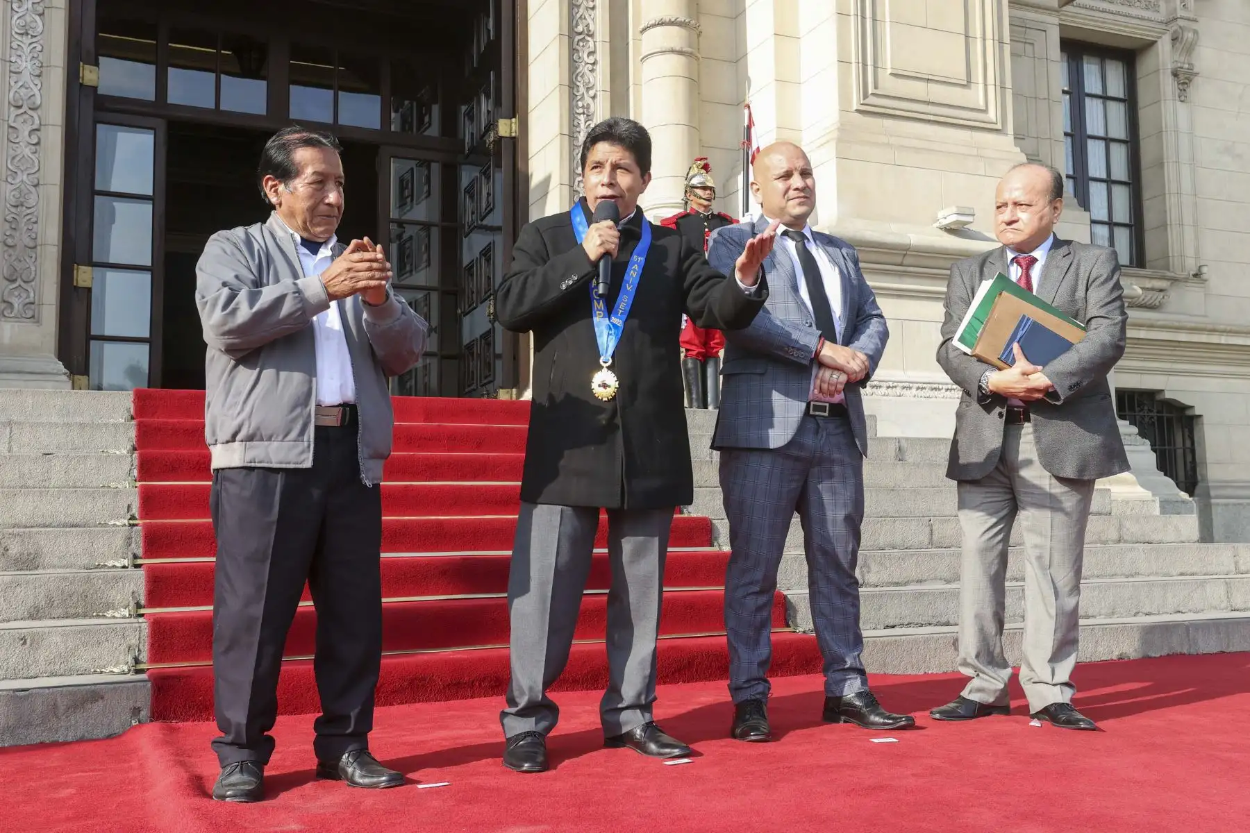 Presidente de la República, Pedro Castillo, sostiene encuentro con Trabajadores Municipales Estatales del Perú y representantes de la Federación Nacional de Obreros Municipales del Perú. Foto: Presidencia Perú