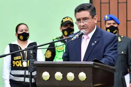 El ministro del Interior, Willy Huerta, participa en la ceremonia por el 17 aniversario de la Dirección de Tránsito, Transporte y Seguridad Vial de la PNP. Foto: Mininter.