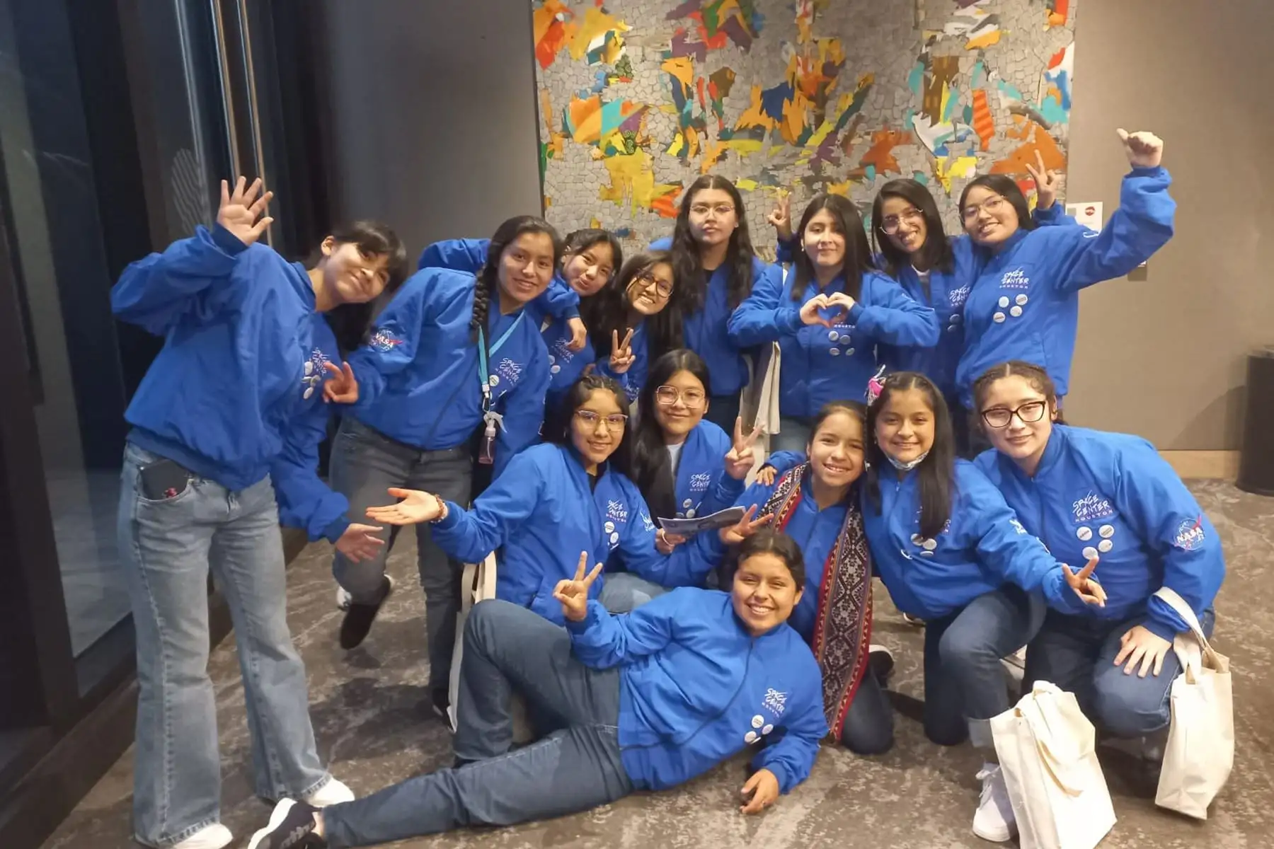 Ayer, durante una conferencia de prensa, las niñas compartieron sus expectativas sobre la formación presencial que recibirán en la sede de la NASA.