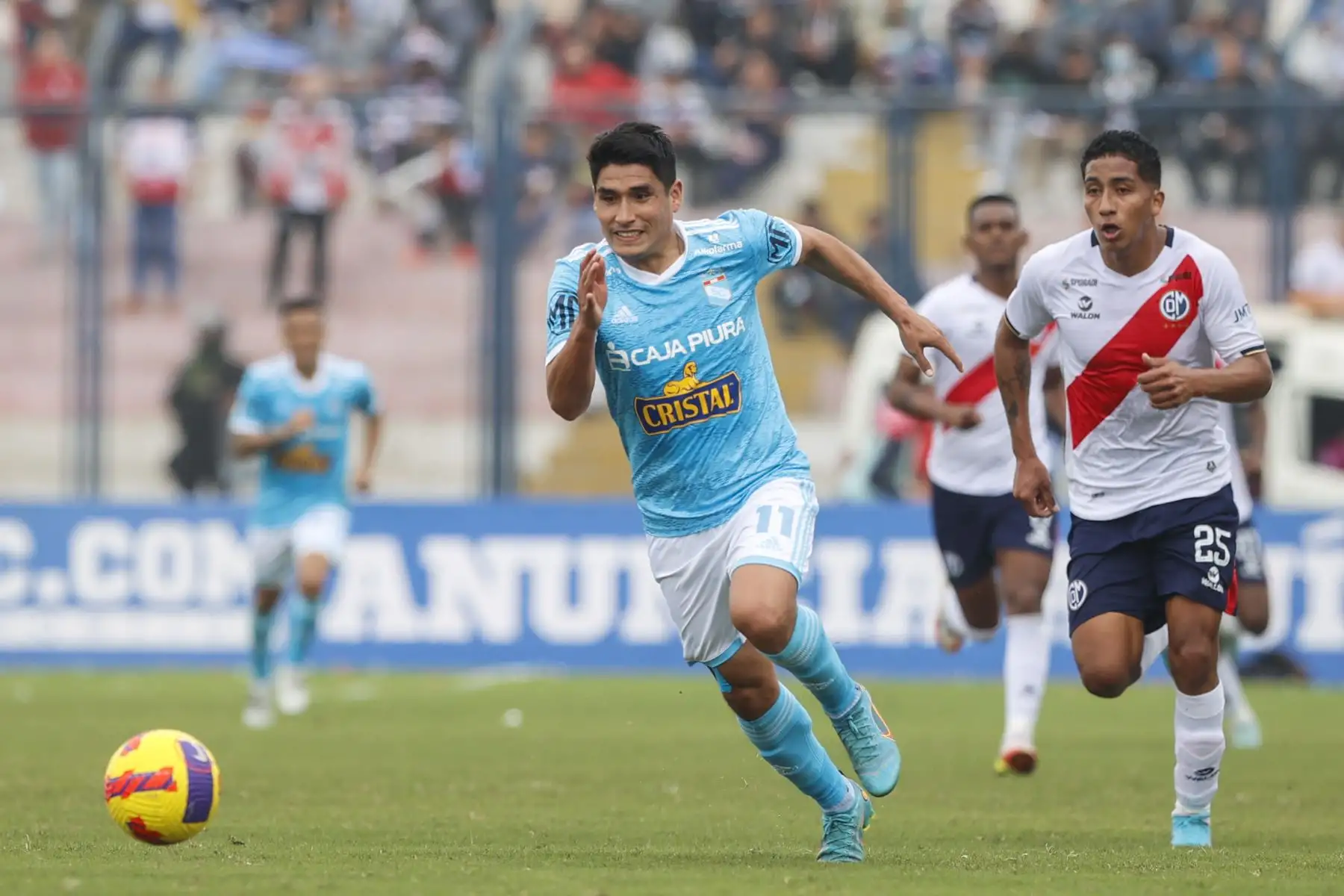 Sporting Cristal vence 3 a 0 a Deportivo Municipal en el estadio Elias Moreno de Villa El Salvador, en partido por la jornada 10 del Torneo Clausura. Foto: ANDINA/Carla Patiño