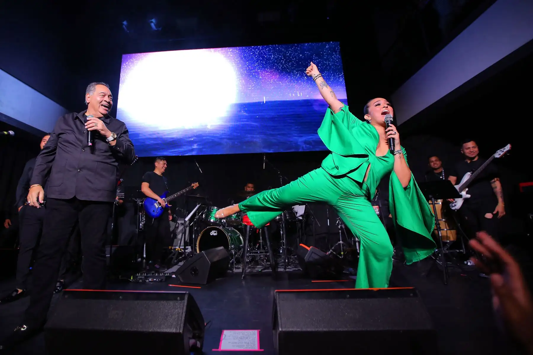 “Por fin juntos” Tour llevará a ambos artistas por nueve ciudades de los Estados Unidos. Y es que Tito Nieves y Daniela Darcourt vienen promocionando este nuevo sencillo; donde ambos comparten créditos.
Foto: Difusión