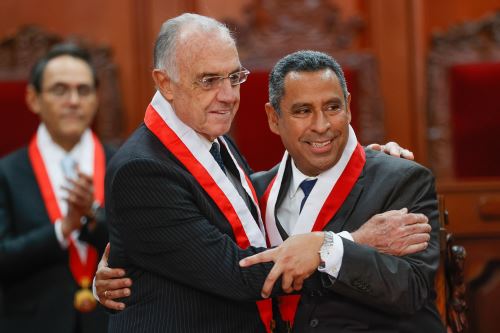 Francisco Morales juró como presidente del Tribunal Constitucional