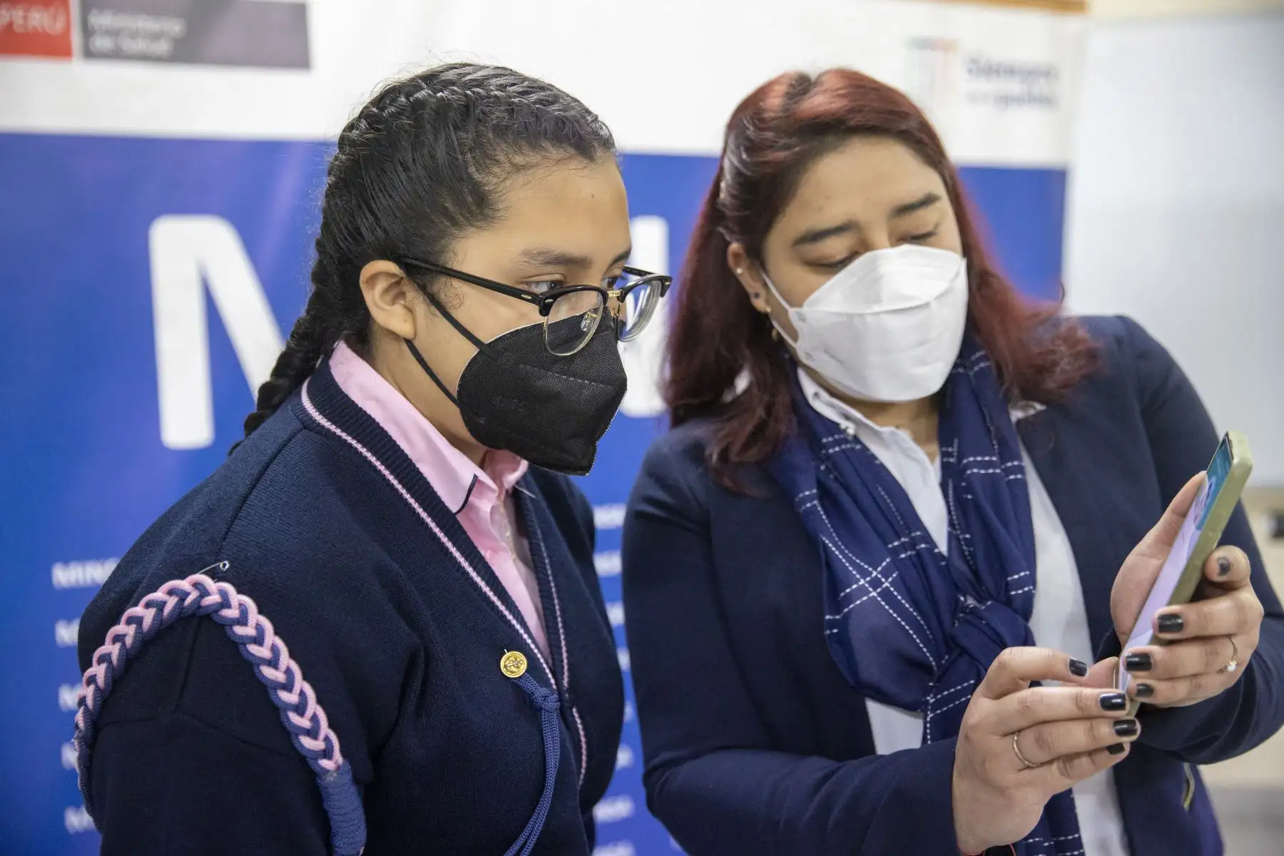 Desde la I.E. Emblemática Teresa González de Fanning, en Jesús María, el Ministerio de Salud lanzó el aplicativo “Contact COVID-19”, para la detección temprana y seguimiento de casos de esta enfermedad.
Foto: ANDINA/Carla Patiño