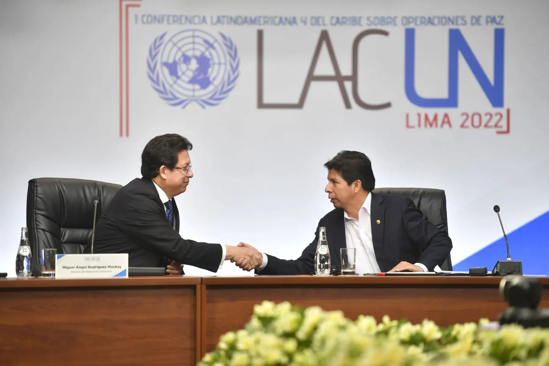 Presidente de la república Pedro Castillo, Junto al Canciller Miguel Ángel Rodríguez Mackay, inauguraron hoy la I Conferencia Latinoamericana y del Caribe sobre Operaciones de Paz de las Naciones Unidas.
Foto: Presidencia Perú