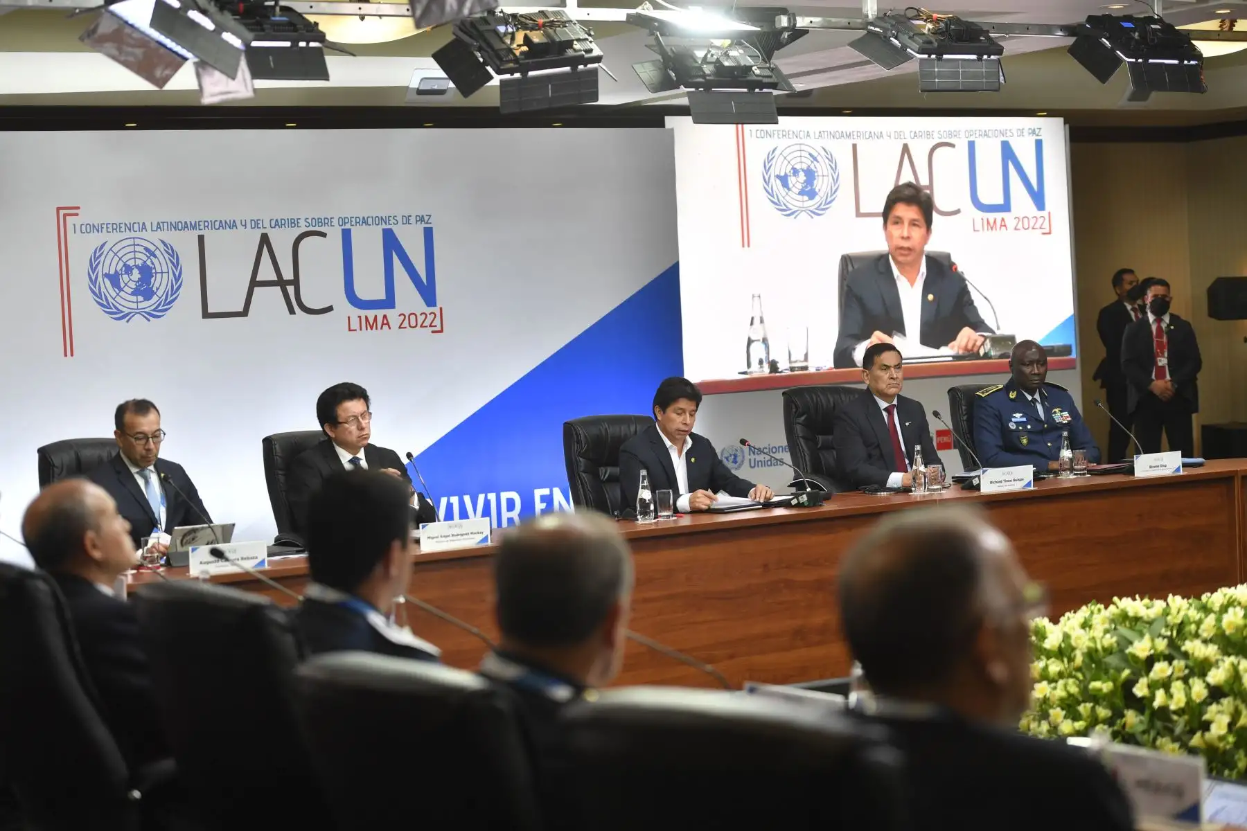 Presidente de la república Pedro Castillo, Junto al Canciller Miguel Ángel Rodríguez Mackay, inauguraron hoy la I Conferencia Latinoamericana y del Caribe sobre Operaciones de Paz de las Naciones Unidas.
Foto: Presidencia Perú