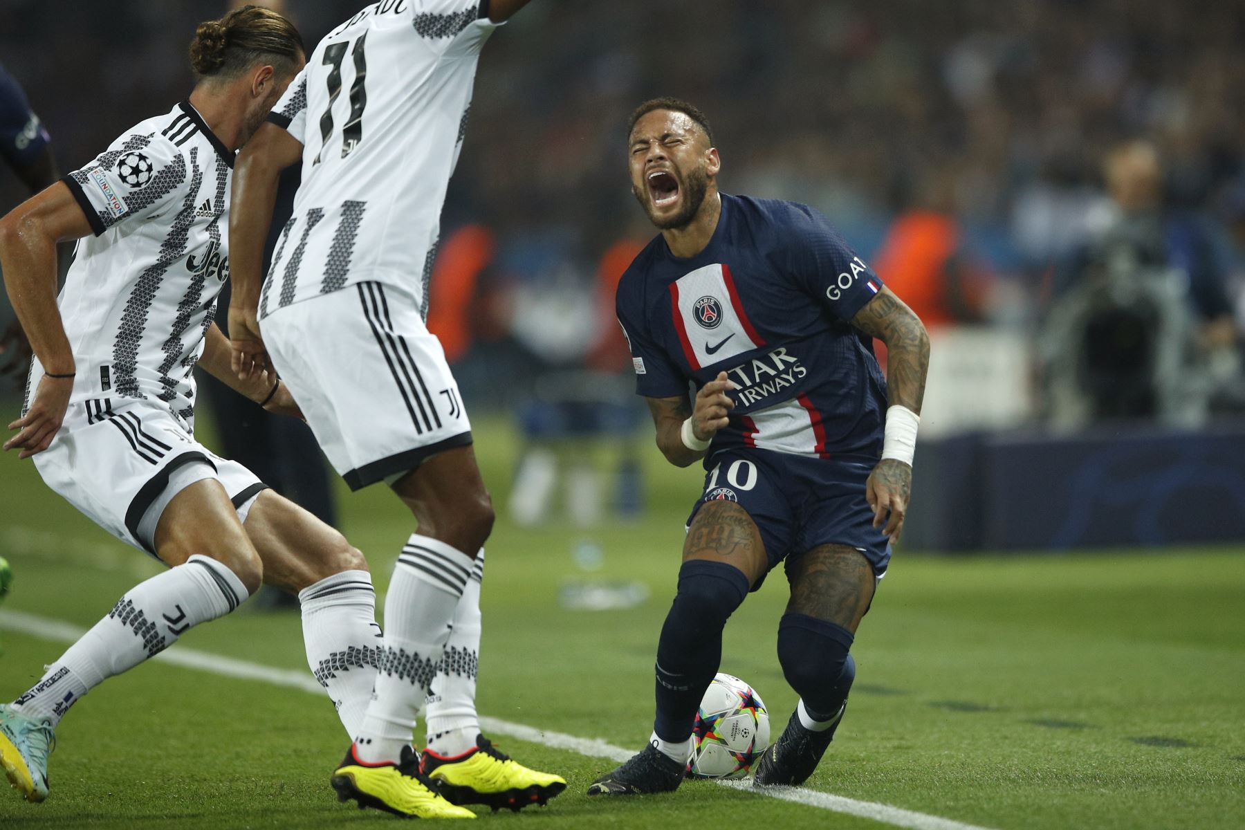 Neymar Jr. del Paris Saint Germain reacciona a una falta durante el partido de ida del grupo H de la Liga de Campeones de la UEFA entre el Paris Saint-Germain (PSG) y la Juventus FC en París, Francia.
Foto: EFE