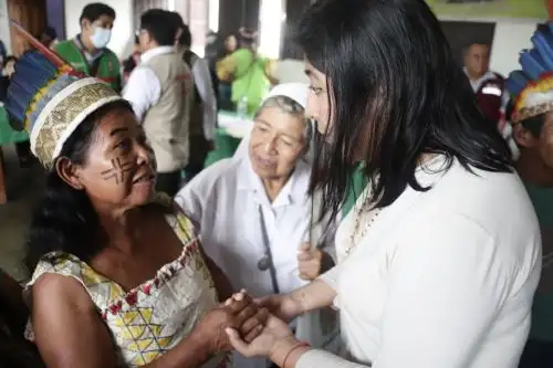 La ministra de Cultura, Betssy Chavez, llegó hasta la región Loreto para visitar la ciudad de Putumayo, en la zona fronteriza con Colombia. Foto: Mincul