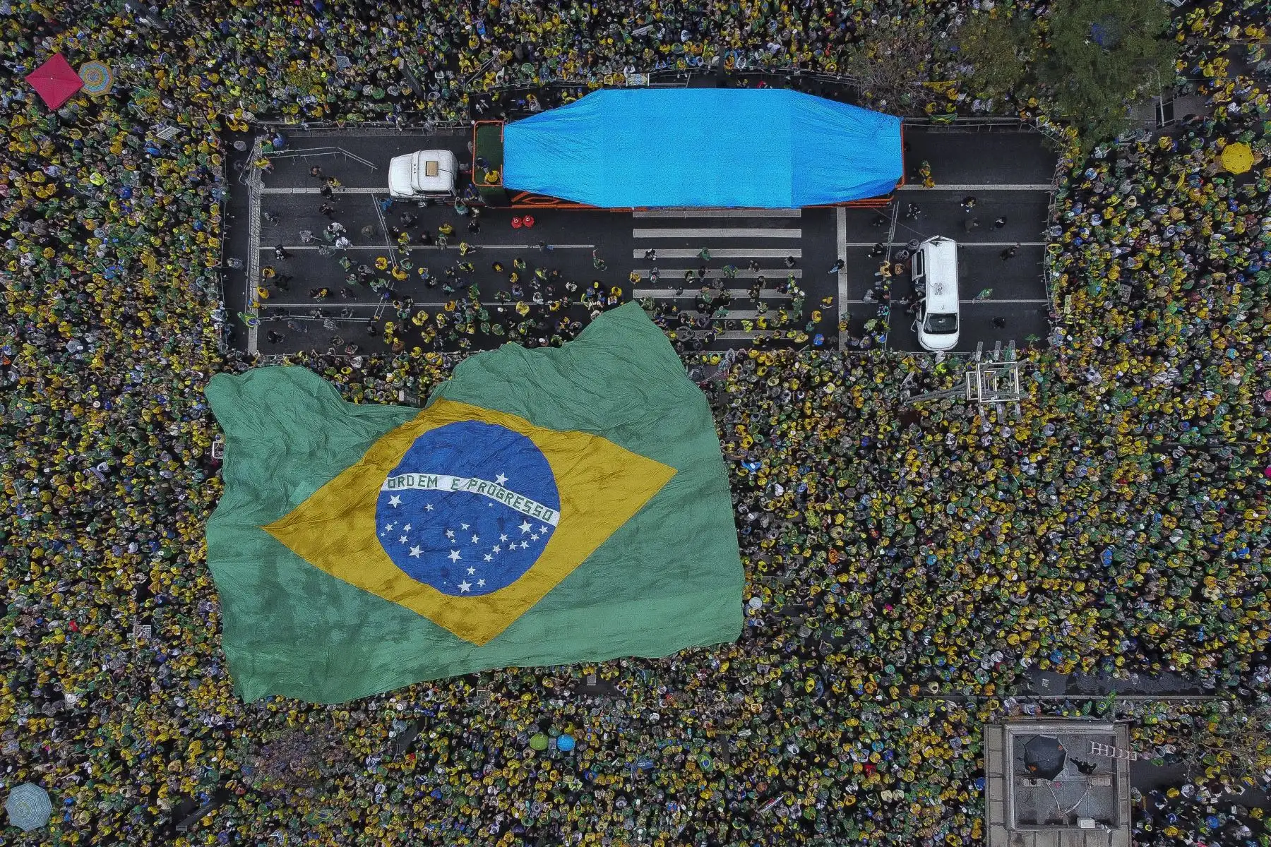 Los partidarios del presidente brasileño Jair Bolsonaro celebran el 200 aniversario de la independencia de Brasil, a lo largo de la Avenida Paulista en Sao Paulo, Brasil.
Foto: AFP
