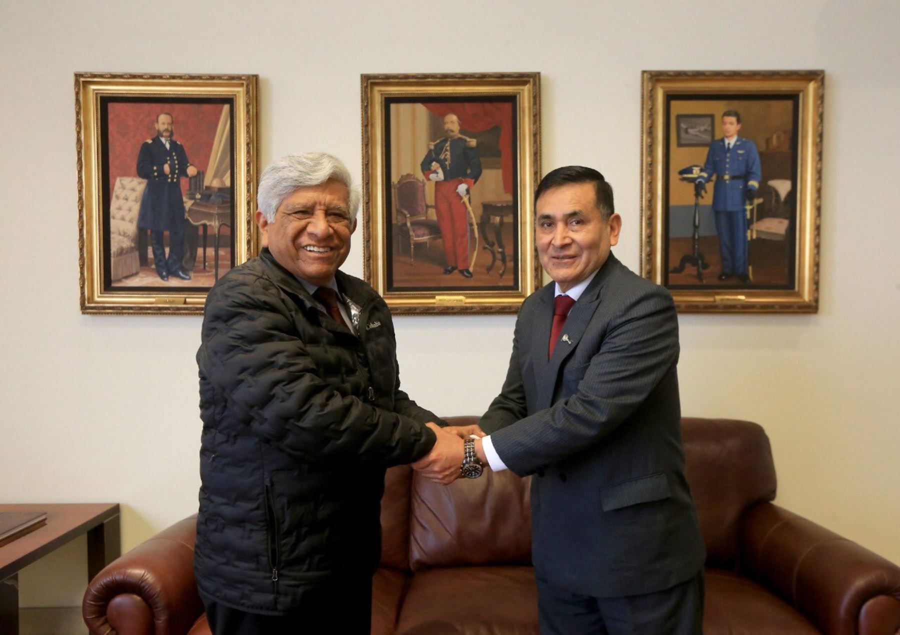 Ministro de Defensa y alcalde de Lima articulan esfuerzos en temas de seguridad ciudadana