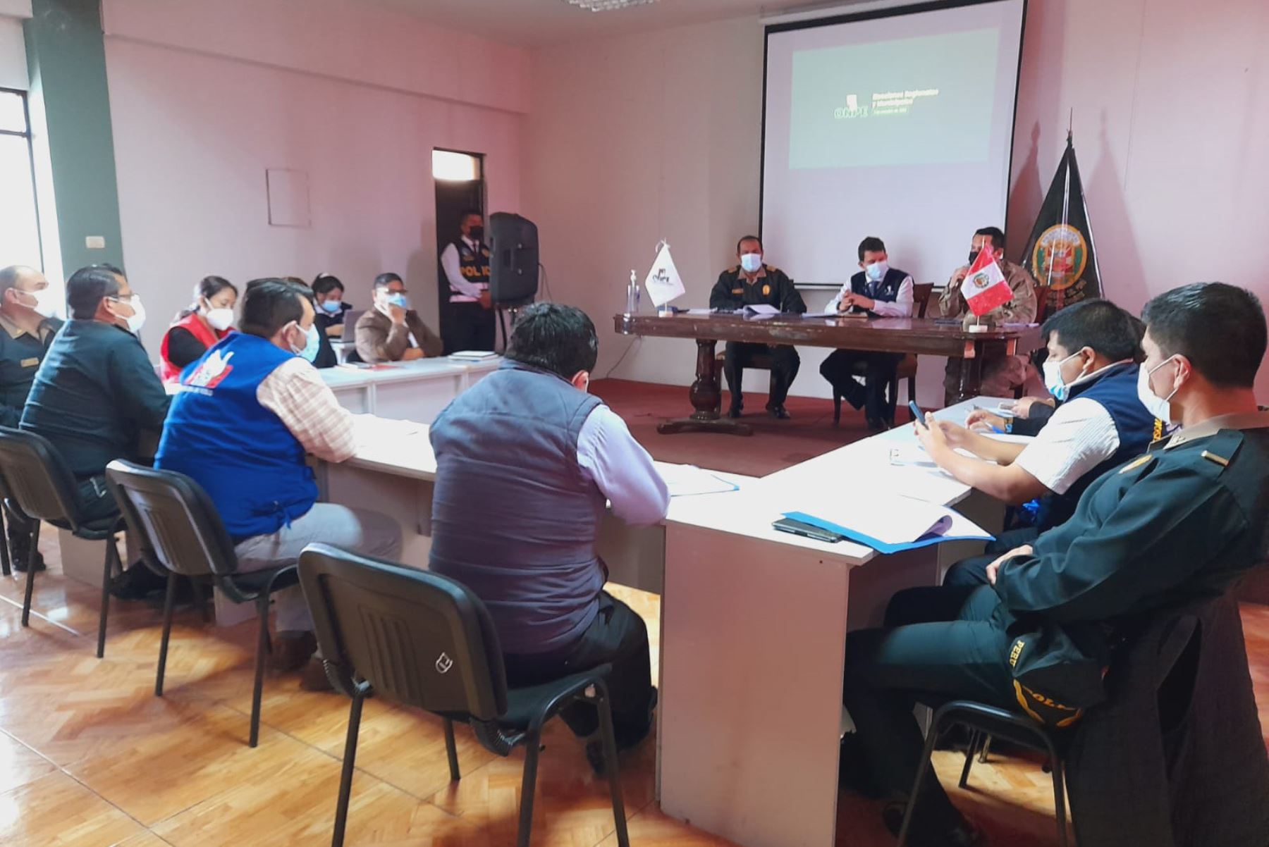 Durante la reunión se coordinó la seguridad de los locales de votación en la circunscripción de la ODPE Santa, así como el desplazamiento de los efectivos de las FF. AA. hacia los centros de sufragio.