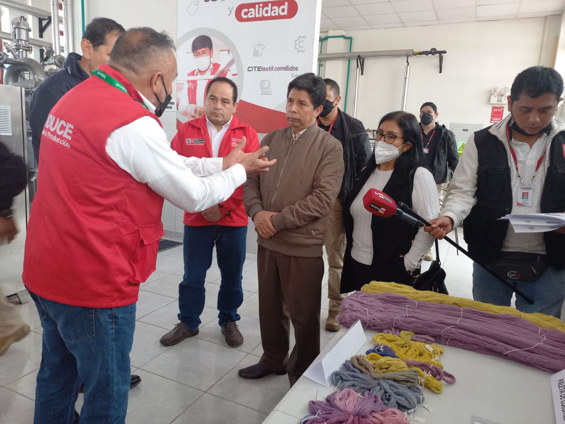 Presidente Castillo inspecciona instalaciones del CITETextil Camélidos Cusco