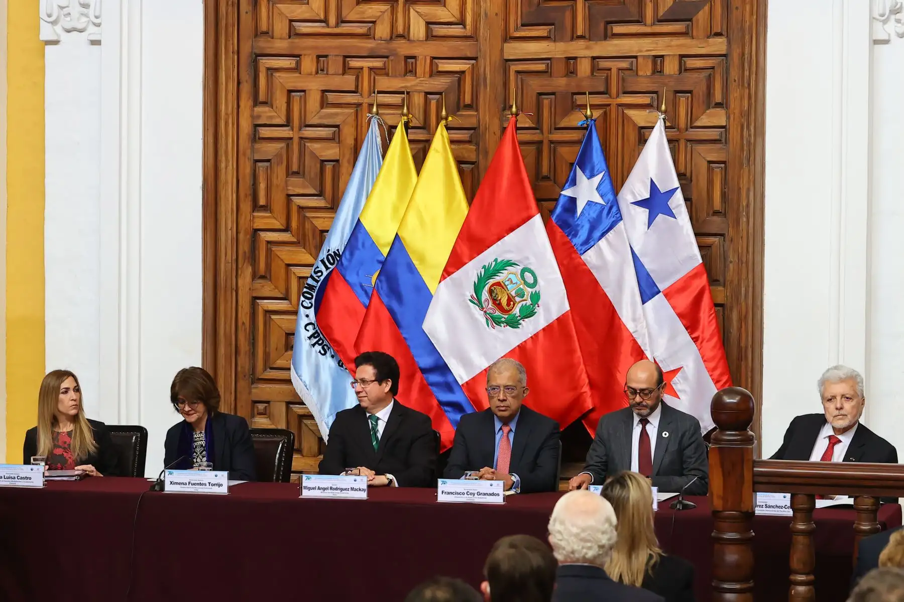 Altos dignatarios de Chile, Colombia, Ecuador, Panamá y el Perú, se reunieron en Lima para conmemorar el 70° Aniversario de la Declaración de Santiago de 1952 y la creación de la Comisión Permanente del Pacífico Sur (CPPS).
Foto: ANDINA/Andrés Valle