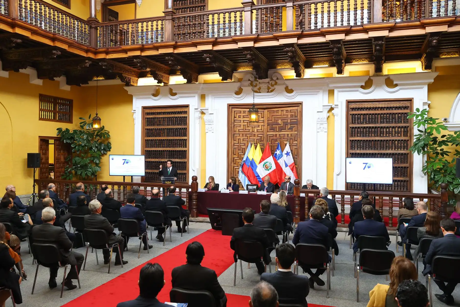 Altos dignatarios de Chile, Colombia, Ecuador, Panamá y el Perú, se reunieron en Lima para conmemorar el 70° Aniversario de la Declaración de Santiago de 1952 y la creación de la Comisión Permanente del Pacífico Sur (CPPS).
Foto: ANDINA/Andrés Valle