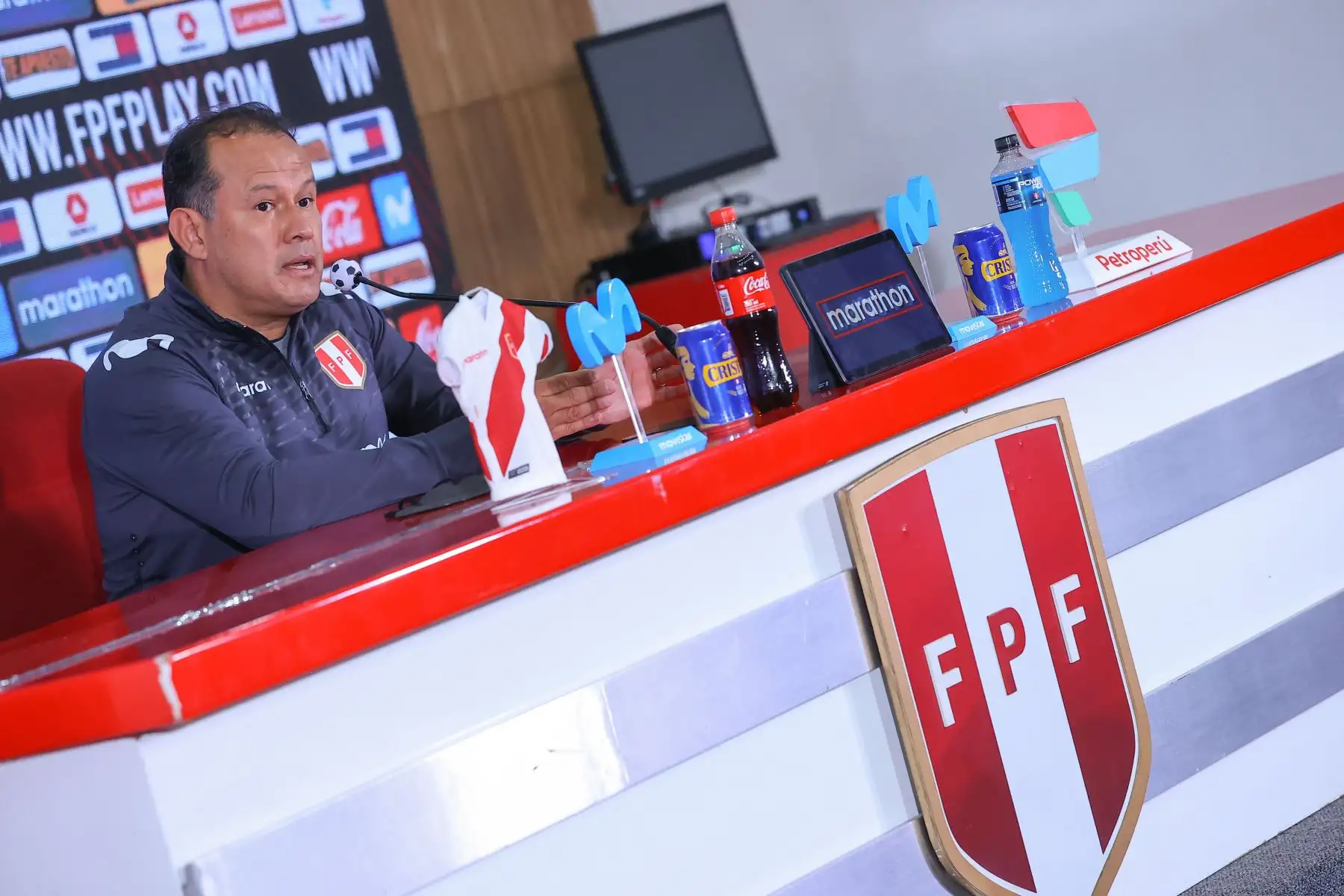 El entrenador de la selección peruana, Juan Reynoso, anuncia su primera lista de convocados en la selección peruana para los cotejos amistosos contra México y El Salvador. Foto: ANDINA/Andrés Valle