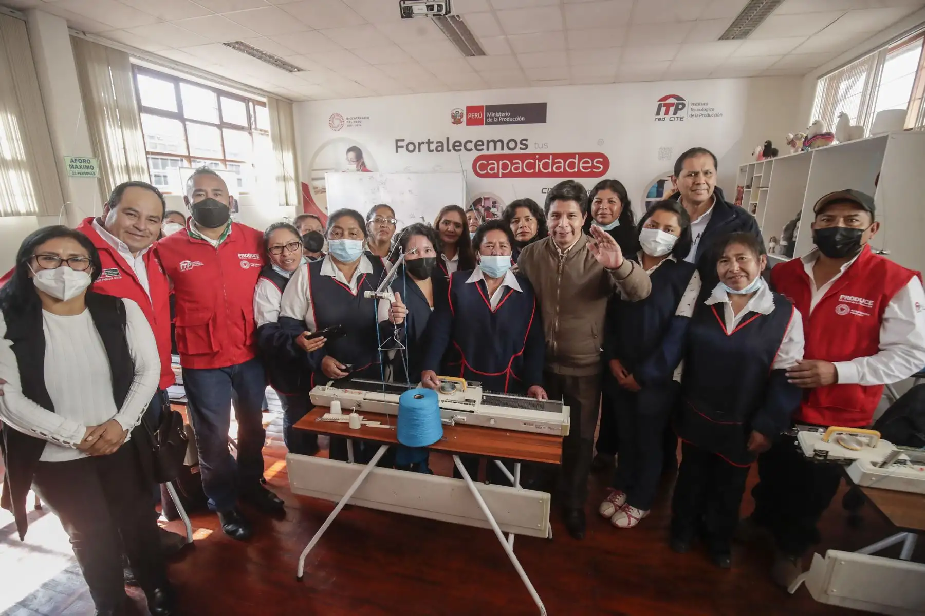 Presidente de la República, Pedro Castillo inspecciona las instalaciones del CITEtextil Camélidos Cusco y se reúne con dirigentes alpaqueros de la región.
Foto: ANDINA/Prensa Presidencia