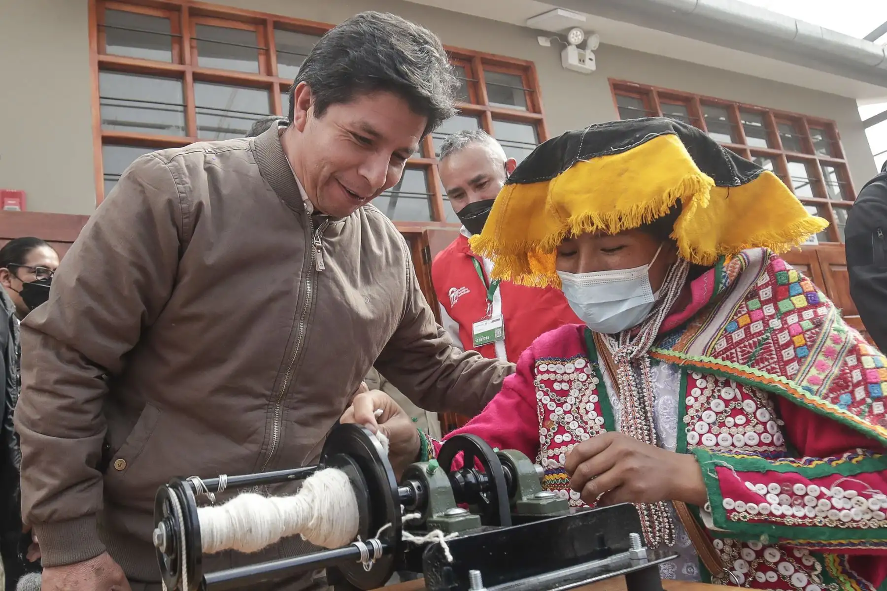 Presidente de la República, Pedro Castillo inspecciona las instalaciones del CITEtextil Camélidos Cusco y se reúne con dirigentes alpaqueros de la región.
Foto: ANDINA/Prensa Presidencia