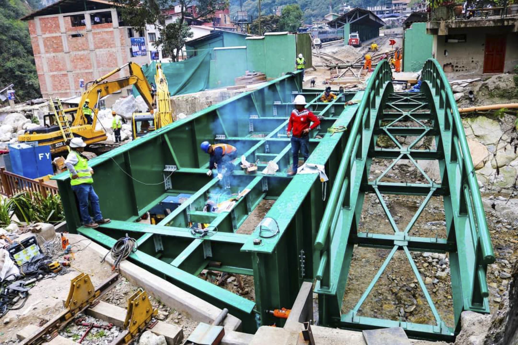 Los trabajos en el puente ferroviario sobre el río Alcamayo, en la región Cusco, están a cargo de la empresa concesionaria Ferrocarril Trasandino S.A. Foto: ANDINA/Difusión