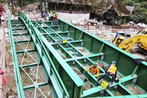 Los trabajos en el puente ferroviario sobre el río Alcamayo, en la región Cusco, están a cargo de la empresa concesionaria Ferrocarril Trasandino S.A. Foto: ANDINA/Difusión