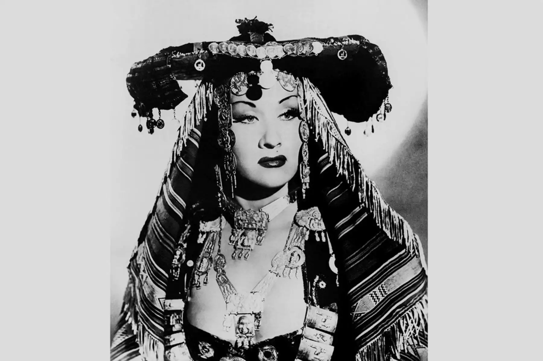 Una fotografía de abril de 1952 muestra a la soprano peruana Yma Sumac en Londres, donde actuó en el Albert Hall. Foto: AFP