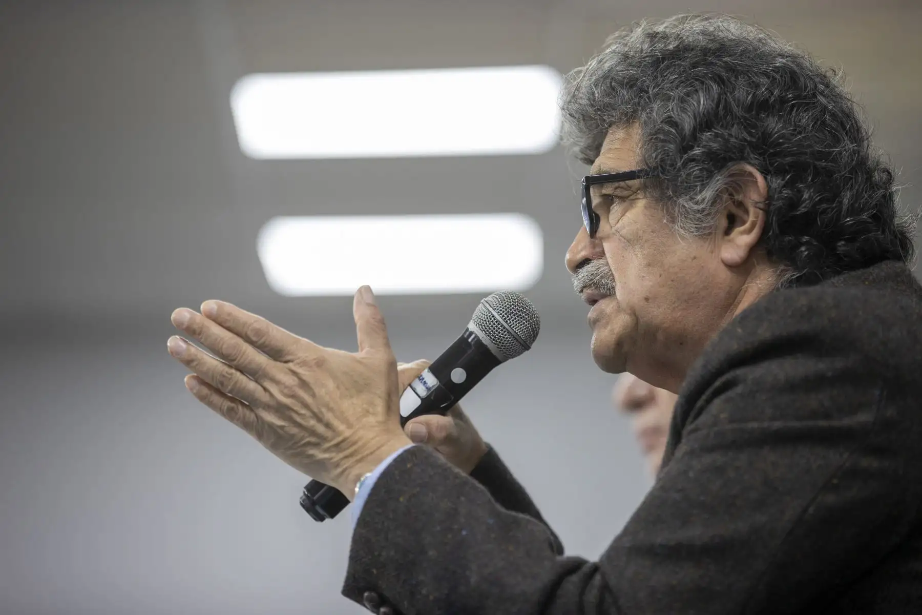 Ministro de Desarrollo Agrario y Riego, Andrés Alencastre, acompañado del Jefe de Gabinete de asesores, Walter Aguirre, se pronuncia sobre el fallido proceso internacional de compra de urea. Foto: ANDINA/Carla Patiño