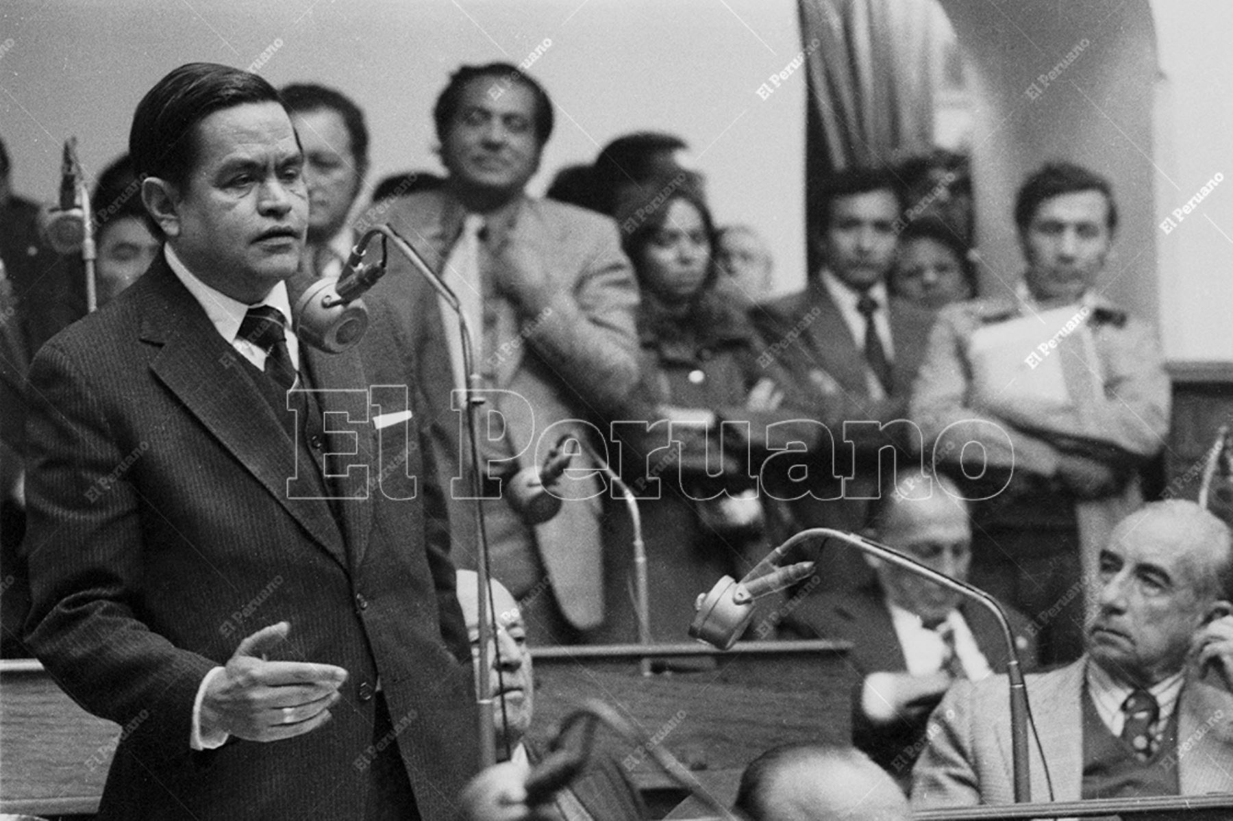 Lima - 15 agosto 1978. Enrique Chirinos Soto, representante del Partido Aprista Peruano (PAP), durante el debate del reglamento de la Asamblea Constituyente. Foto: Archivo Histórico de El Peruano / Leoncio Mariscal