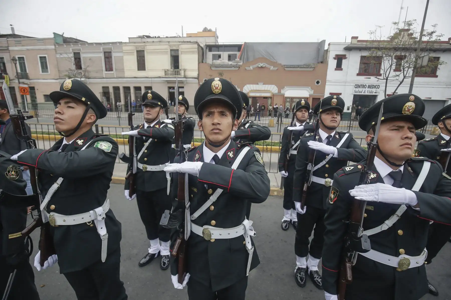 Presidente de la República, Pedro Castillo lidera ceremonia por el Día de los Defensores de la Democracia.
Foto: ANDINA/Prensa Presidencia