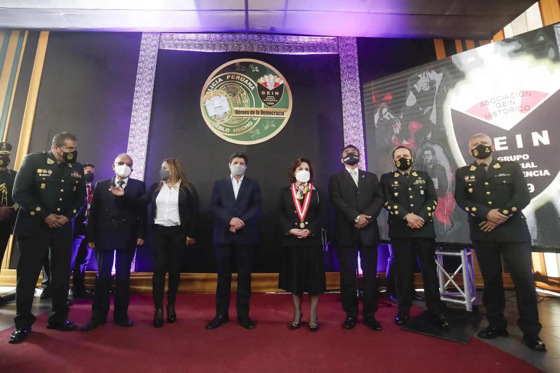 Presidente de la República, Pedro Castillo lidera ceremonia por el Día de los Defensores de la Democracia.
Foto: ANDINA/Prensa Presidencia