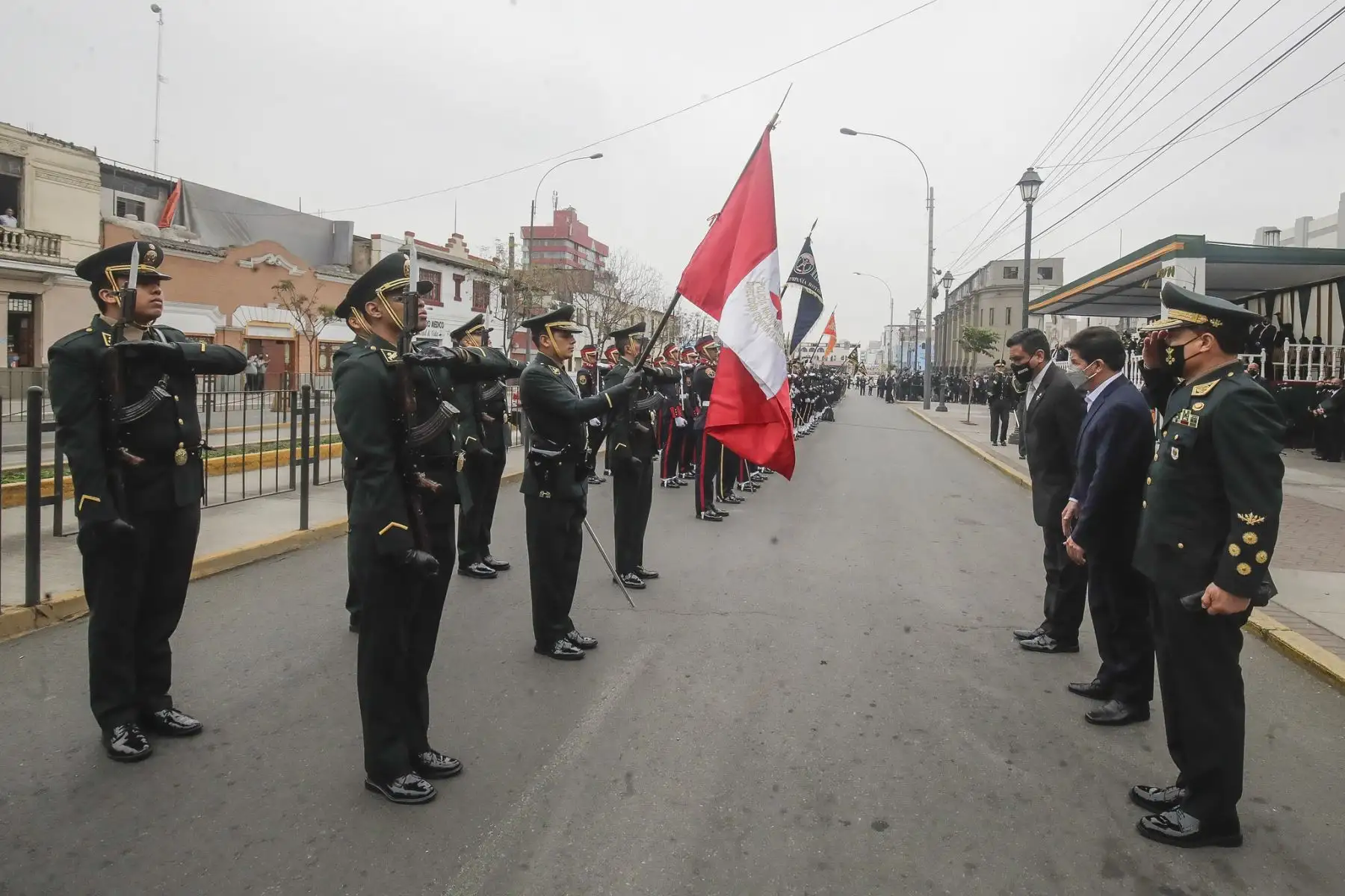 Presidente de la República, Pedro Castillo lidera ceremonia por el Día de los Defensores de la Democracia.
Foto: ANDINA/Prensa Presidencia