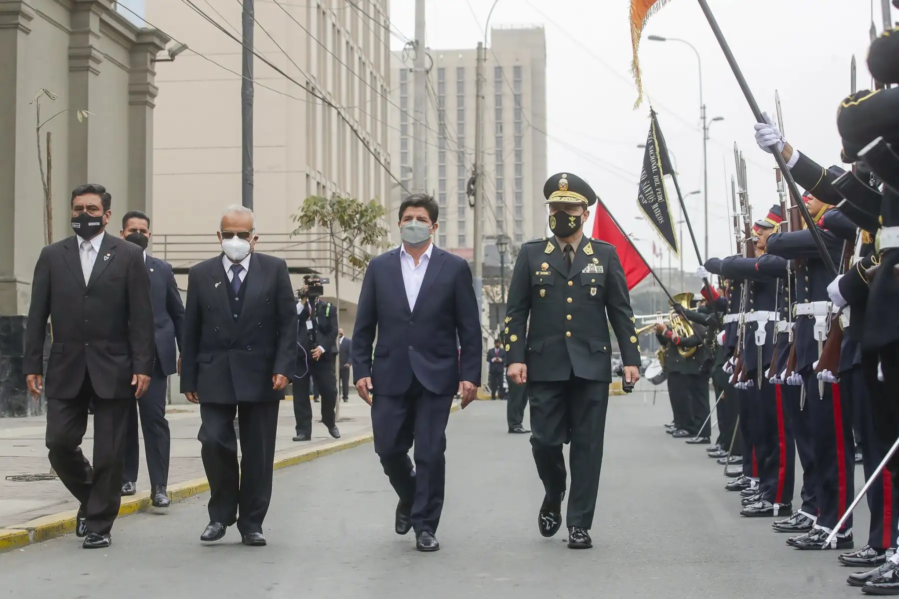 Presidente de la República, Pedro Castillo lidera ceremonia por el Día de los Defensores de la Democracia.
Foto: ANDINA/Prensa Presidencia
