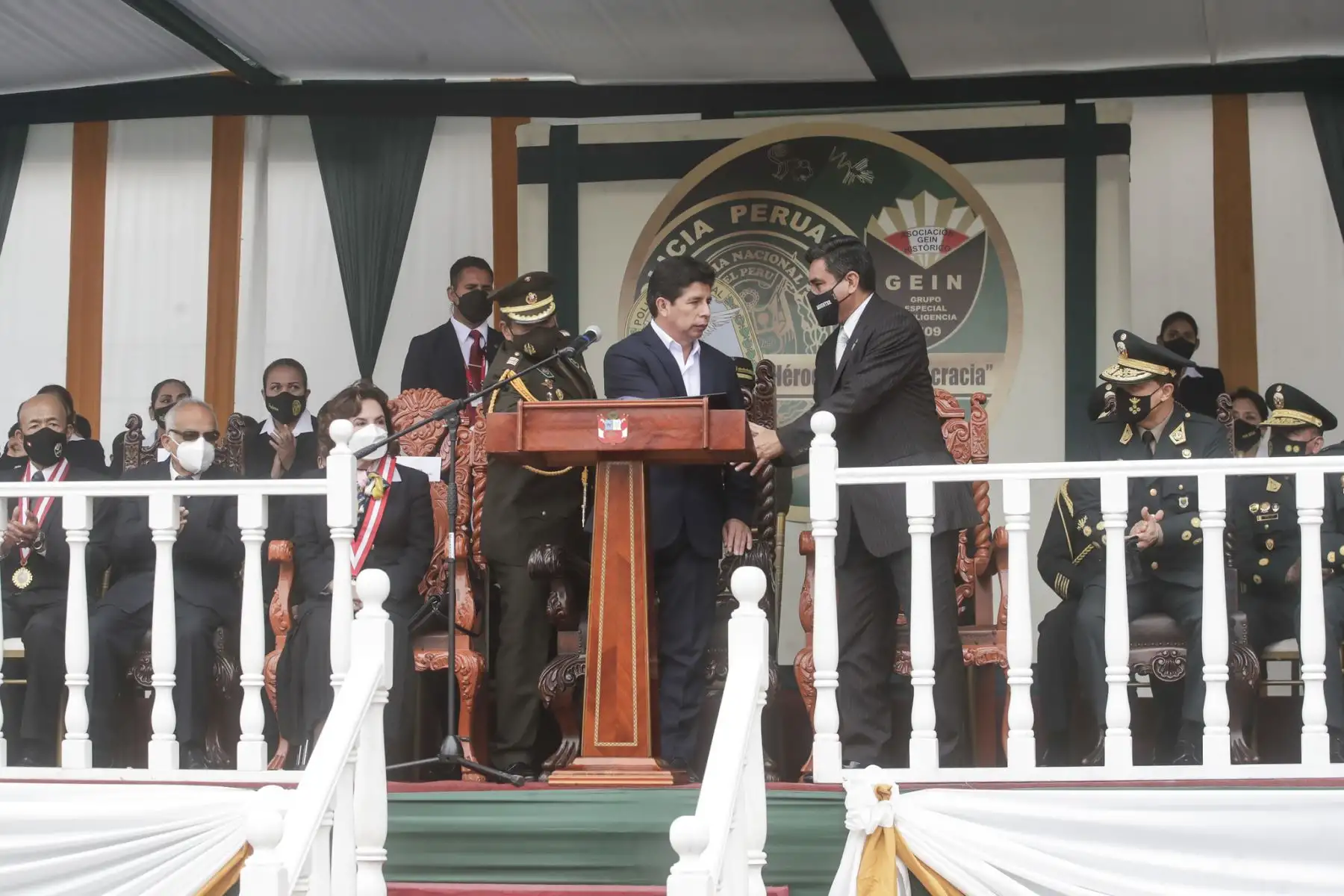 Presidente de la República, Pedro Castillo lidera ceremonia por el Día de los Defensores de la Democracia.
Foto: ANDINA/Prensa Presidencia