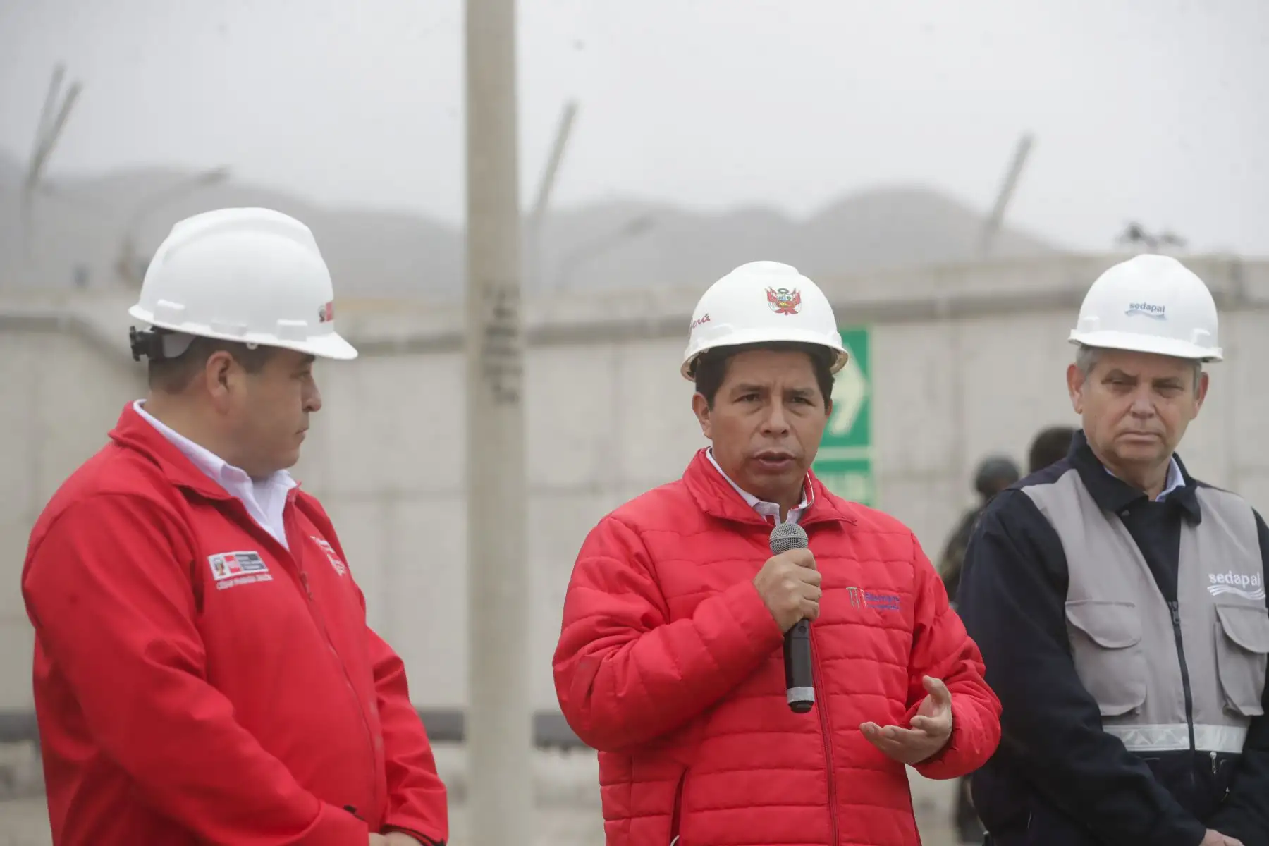 Jefe de Estado Pedro Castillo inspecciona funcionamiento de planta desalinizadora y tratamiento de aguas residuales del proyecto PROVISUR. Foto: ANDINA/ Prensa Presidencia