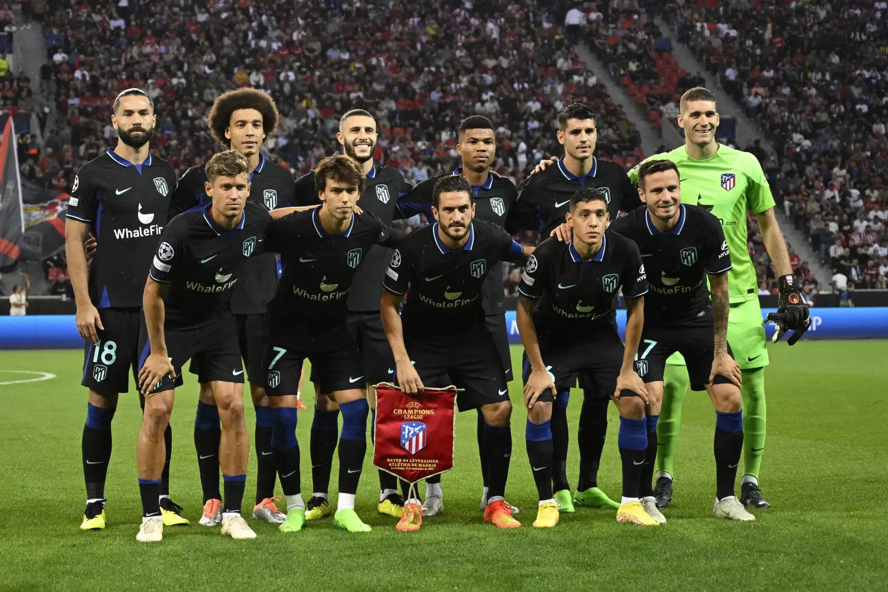 Los futbolistas del Atlético de Madrid posan antes del partido de fútbol del Grupo B de la Liga de Campeones de la UEFA entre el Bayer 04 Leverkusen y el Atlético de Madrid en Leverkusen, Alemania occidental.
Foto: AFP