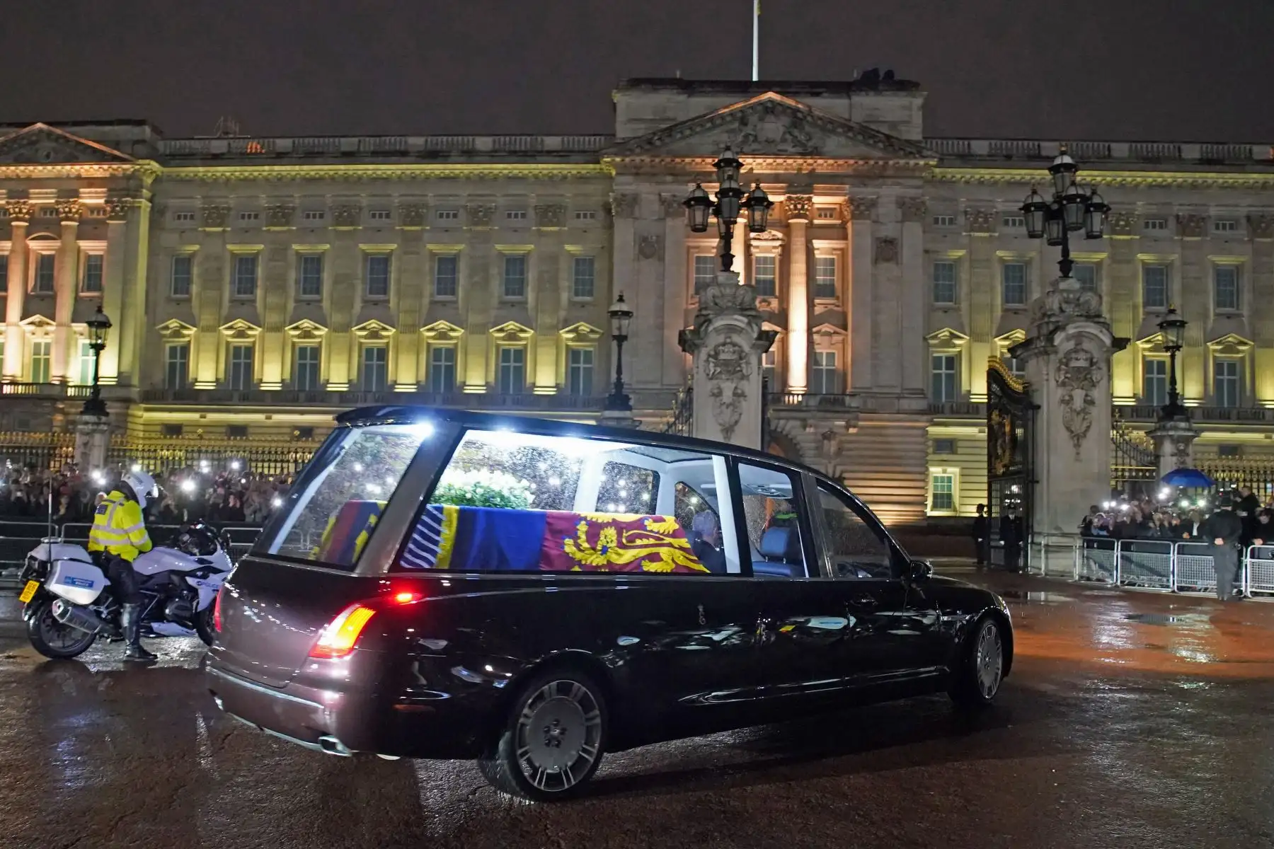 La visita de Isabel II a Irlanda en 2011 fue la primera de un monarca británico desde la independencia y contribuyó a sellar la paz en la región. Foto: AFP