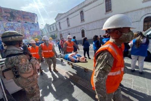 Los miembros de las Fuerzas Armadas tendrán una participación activa durante el Simulacro Multipeligro que se realizará en Arequipa y en otras ciudades del Perú este viernes 31 de mayo.