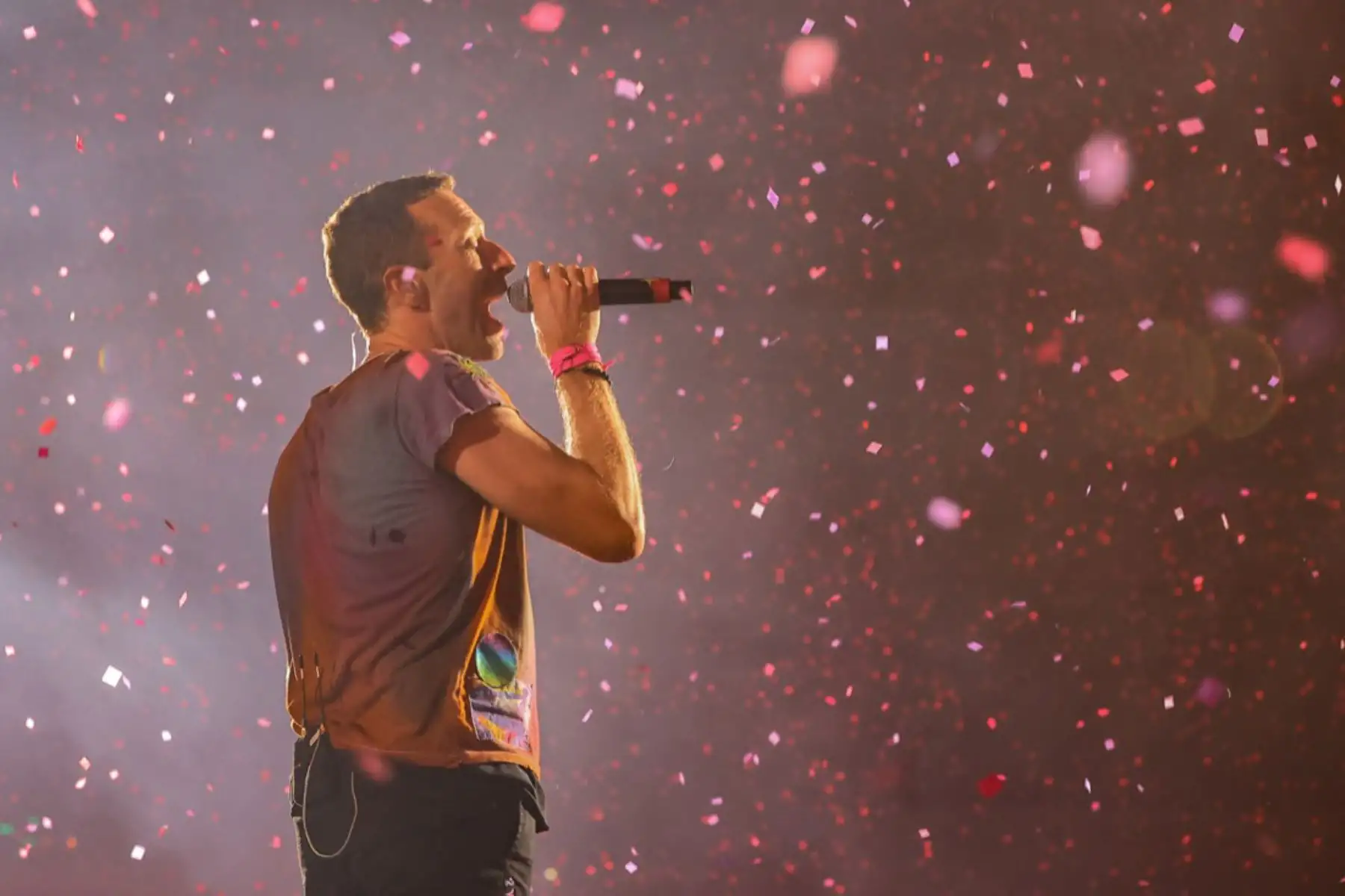 La banda británica Coldplay  en la voz de Chris Martin deslumbra en gran concierto realizado en el Estadio Nacional como parte de su tour internacional “Music of the spheres”.
Foto: ANDINA/ Andrés Valle