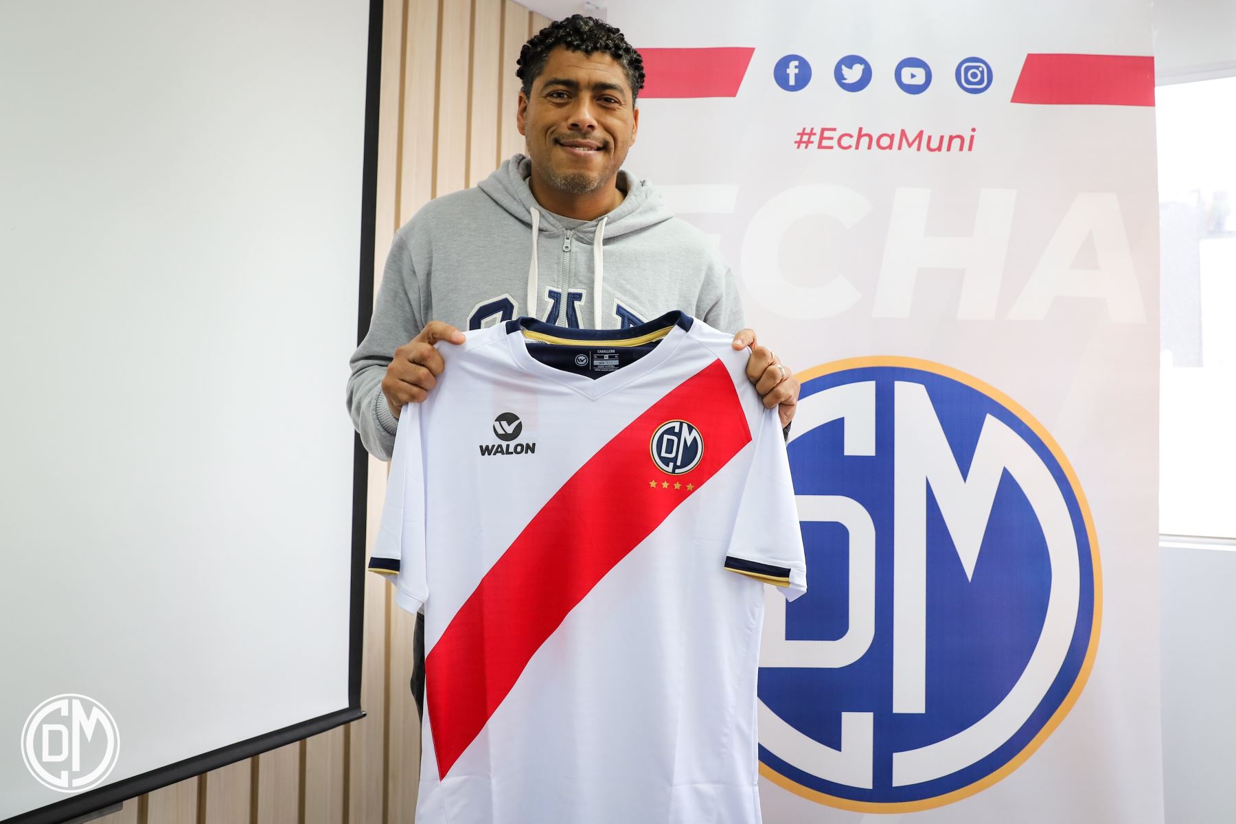 Juan Pajuelo es confirmado como flamante técnico del Deportivo Municipal
