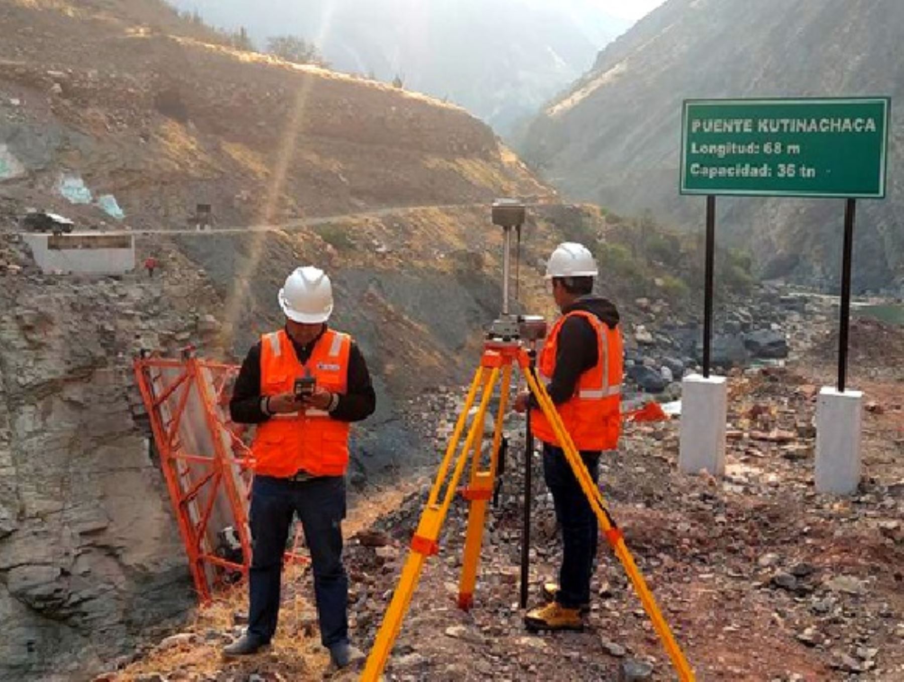 MTC acelera trabajos para reemplazar al puente Kutinachaka, que colapsó la semana pasada, y restablecer tránsito vehicular en la carretera que comunica Ayacucho con Apurímac. Foto: ANDINA/difusión.