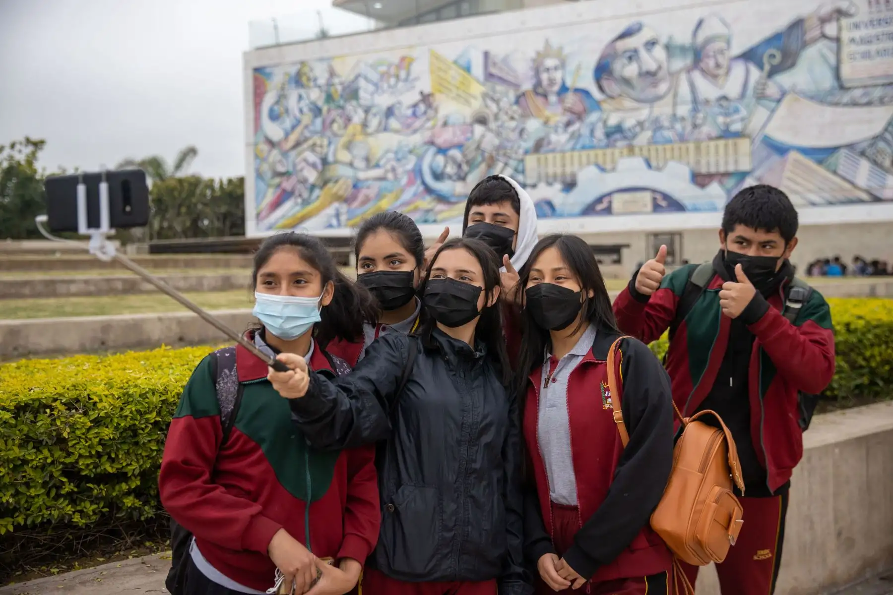 Después de casi tres años de pandemia, miles de estudiantes podrán participar del tradicional Encuentro Vocacional Universitaria que se realizará los días 14 y 15 de setiembre en la plaza Fray Tomás de San Martín en la Ciudad Universitaria en donde serán expuestas las bondades de las 66 escuelas profesionales que ofrece la Decana de América, buscando establecer un vínculo con estudiantes y padres de familia. Foto: ANDINA/Carla Patiño