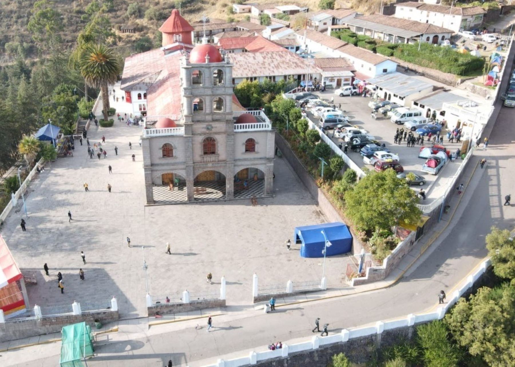 Cusco: Policía garantiza seguridad para devotos que visitan santuario del Señor de Huanca