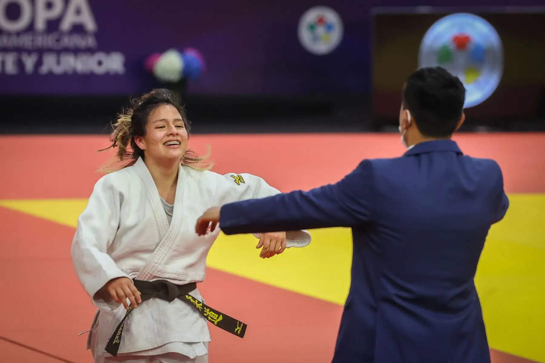 La destacada judoca nacional Luciana Julca, se adjudicó la presea de oro en su categoría en la competencia de la Copa Panamericana Cadete-Junior y Open Panamericano Lima 2022 que se realiza en Polideportivo 3 de la Videna.
Foto: ANDINA/Andrés Valle