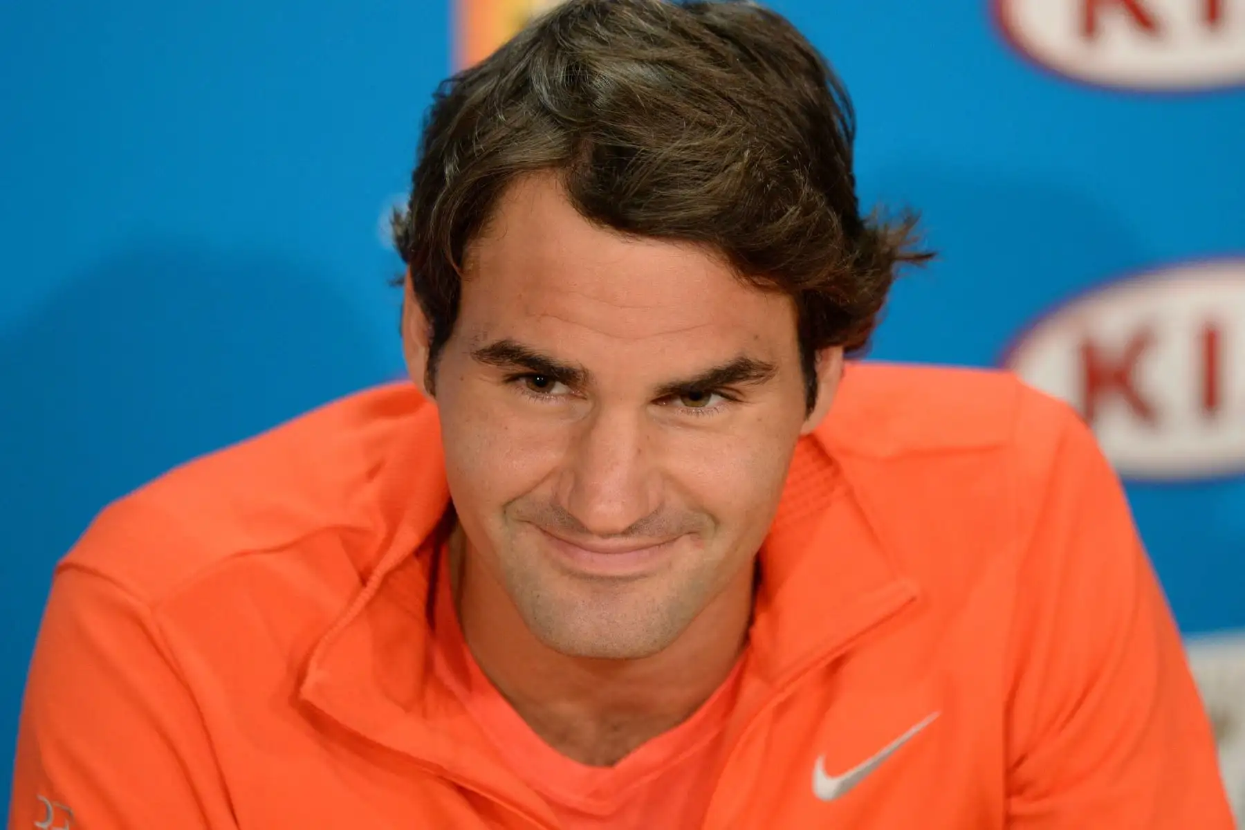 En esta foto de archivo tomada el 11 de enero de 2014, Roger Federer de Suiza gesticula durante una conferencia de prensa antes del torneo de tenis Abierto de Australia 2014 en Melbourne. Foto: AFP