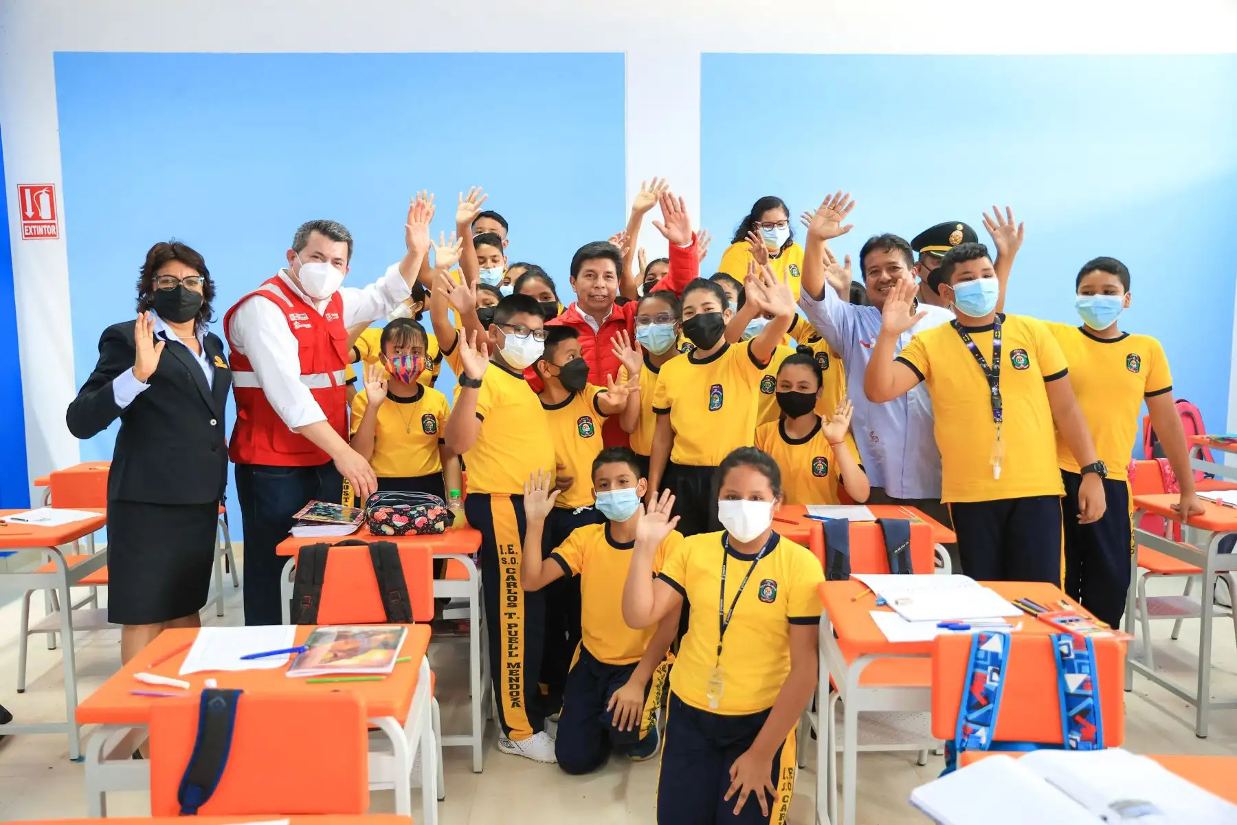 El presidente de la República, Pedro Castillo Terrones, inauguró hoy la Institución Educativa SO1 PNP Carlos Teodoro Puell Mendoza en el distrito de Tumbes, obra que beneficiará a 646 alumnos de inicial, primaria y secundaria. Foto: ANDINA/Presidencia Perú