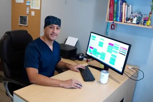 En 2019, el ingeniero de telecomunicaciones Paul Mendoza, conjuntamente con Kristty Huamaní y Víctor Murillo, fundan Doctocliq.